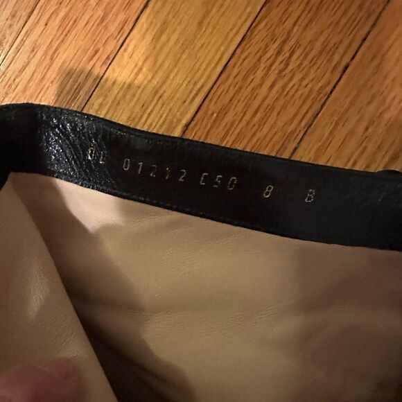 Kid suede Ferragamo black mid-heel booties pre-owned size 8 B Italian-made - Picture 12 of 16